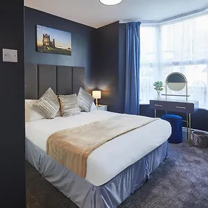  Apartment Host & - The Old Post Office